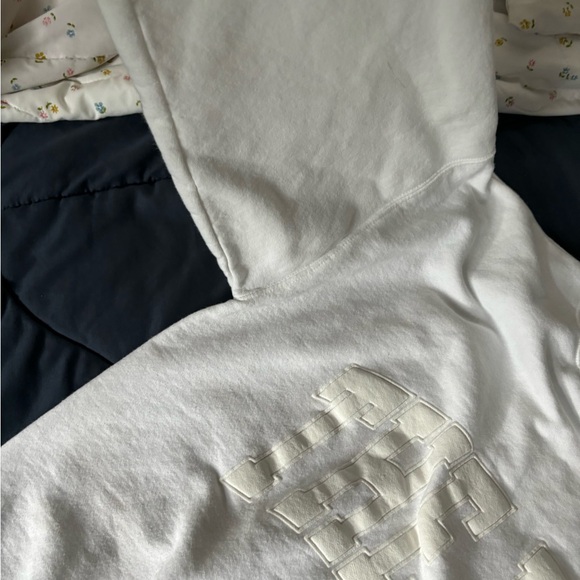 The Bar Crewneck - Picture 9 of 11